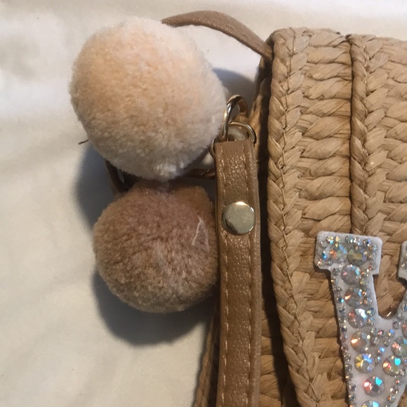 Wifey bag! Perfect for a honeymoon or Bach! - Picture 3 of 6